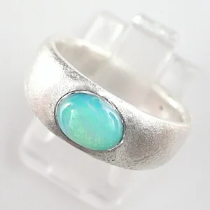935er Opal Ring mit 0,90 ct. Multicolor Welo Opal - 935er Silberring mit Opal