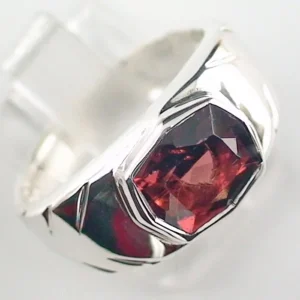 935er Silberring mit 2,80 ct Rhodolith-Granat, Größe 59