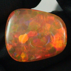 Welo Opal 8,56 ct Multicolor Vollopal aus Afrika - Die Wiege des Lebens