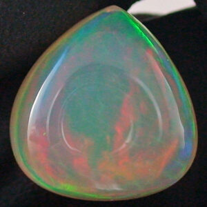 Welo Opal 8,06 ct Multicolor Vollopal aus Afrika - Die Wiege des Lebens