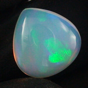 Welo Opal 4,69 ct Multicolor Vollopal aus Afrika - Die Wiege des Lebens