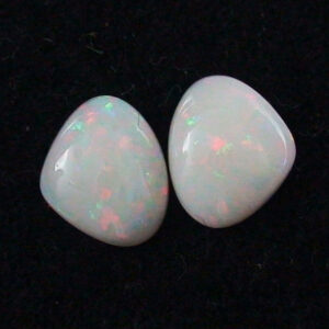 2,55 ct White Opale Multicolor – Vollopal-Paar aus Coober Pedy